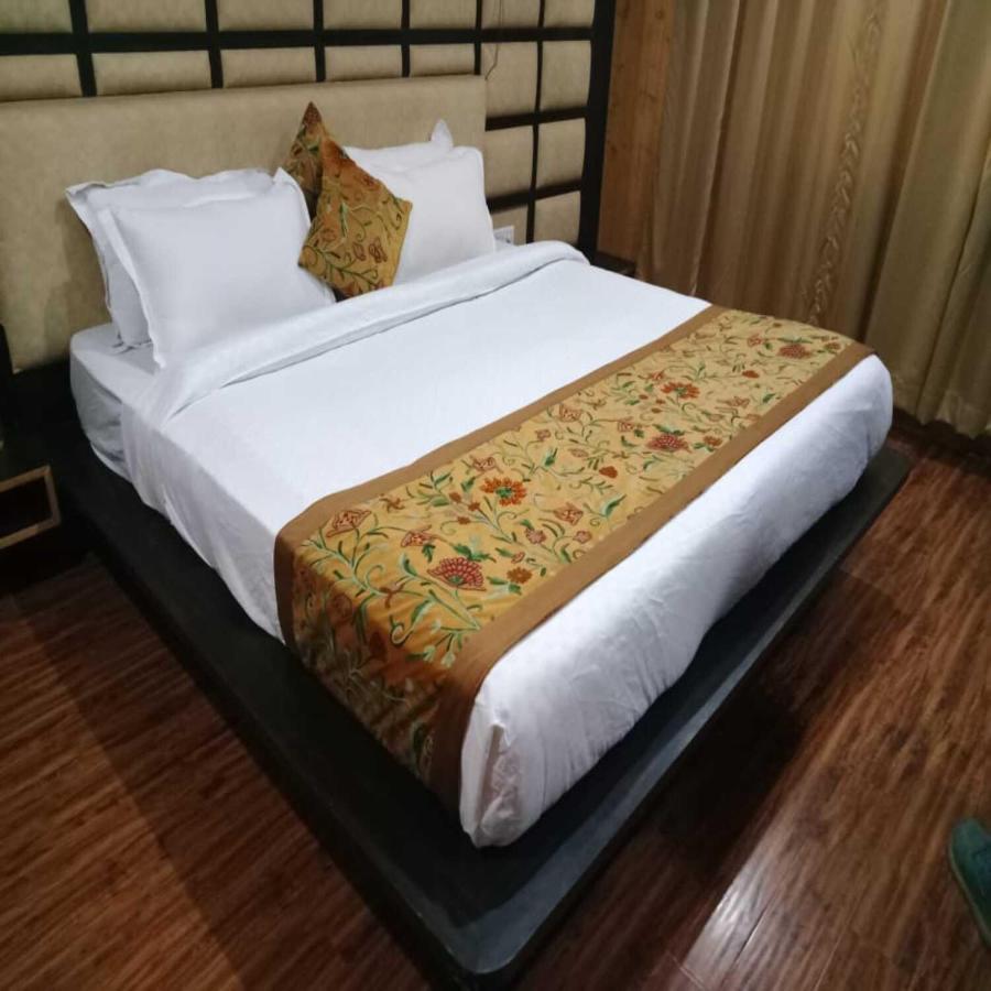 Hotel Sheen Srinagar (Jammu and Kashmir) Exterior photo